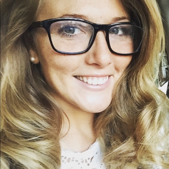 Meet your Posher, Kristina - Picture 1 of 2